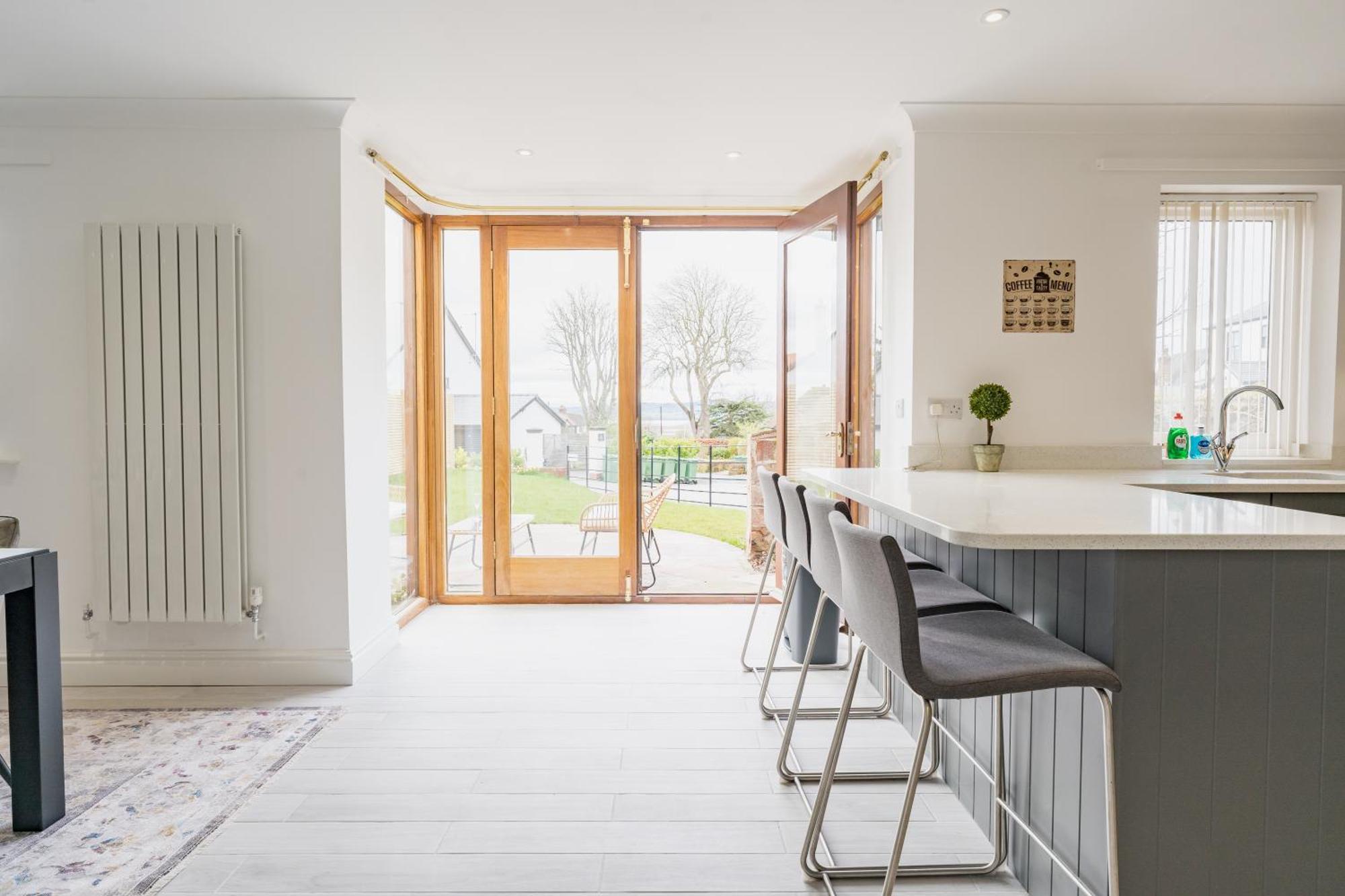 Beautifully Done 5 Bed Barn Conversion In Heswall - Sleeps Up To 10 Exterior photo